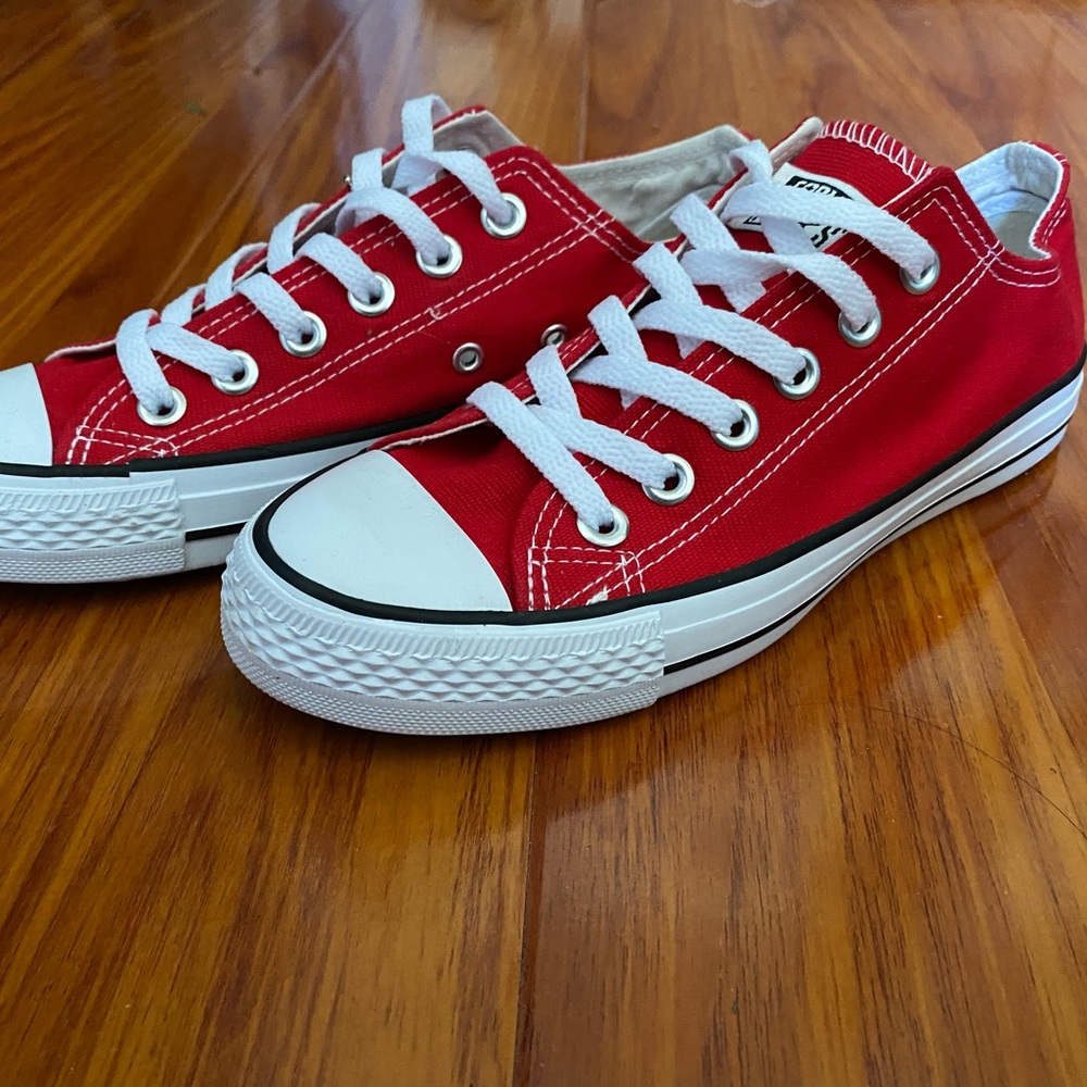 🌿 Red Converse - Picture 2 of 2